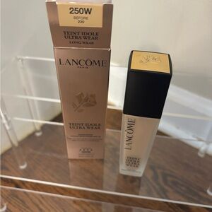 Lancôme Teint Idole Ultra Wear Foundation - 250W - New in Box